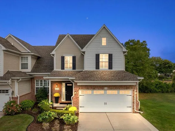 4404 Navin Field Ln, Troy, MI 48085