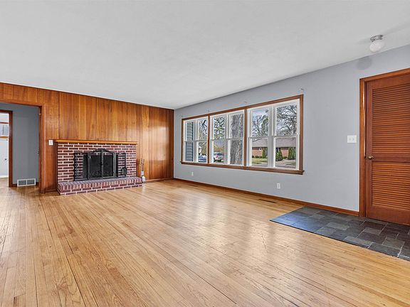 3rd image of 1123 Parkwood Ave