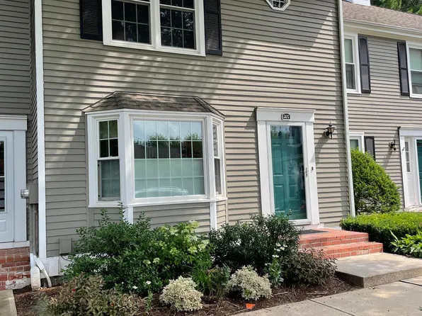 207 Georgetown Dr, Glastonbury, CT 06033