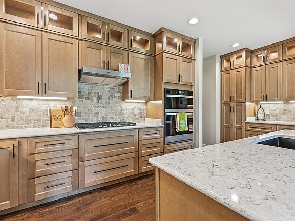 5th image of 4507 Violet Dr