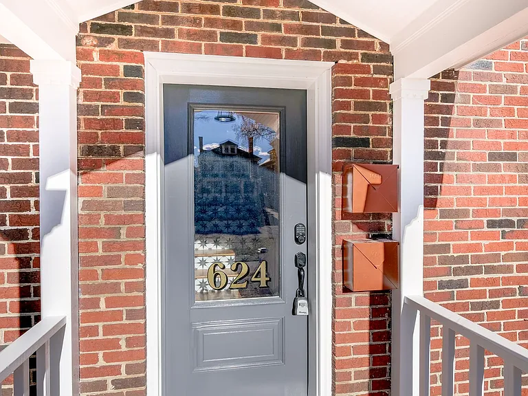 624 Maury Ave — Photo 2