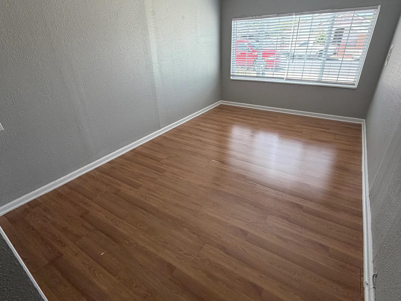 3 bed, 1122 sqft, $2,850 — Photo 2