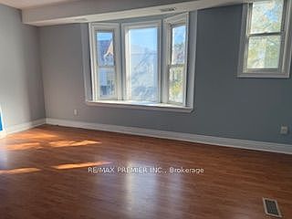 5th image of 938 Bloor St W