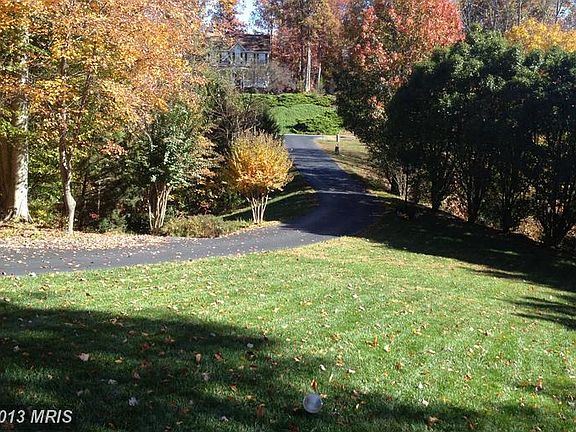 3rd image of 88 Hamlin Dr
