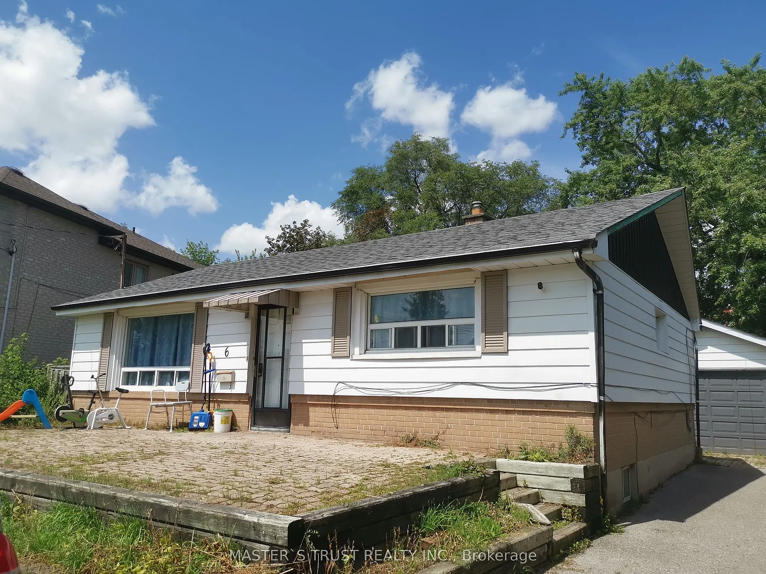3 bed, $2,500 — Photo 2