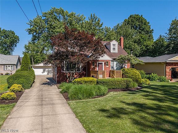 2nd image of 1455 Canterbury Rd