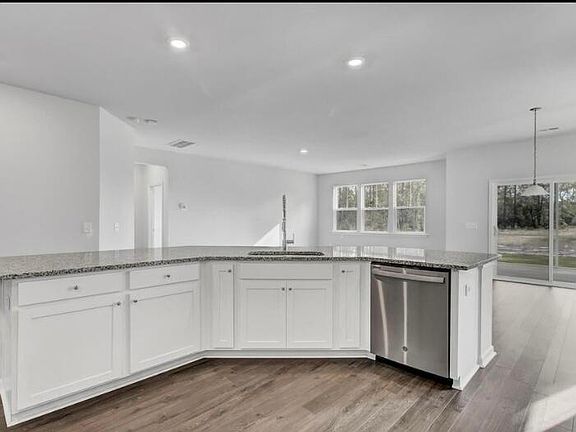 3rd image of 1266 Marsh Royal St