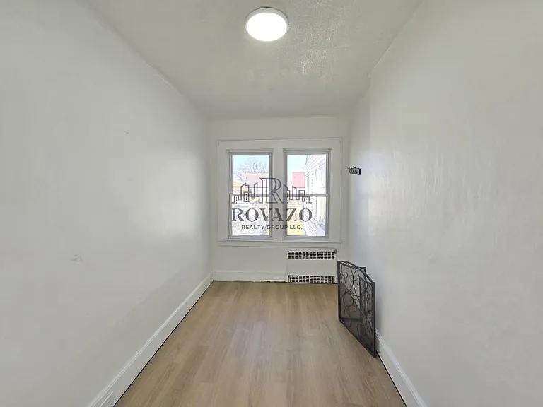 1580 Summit Ave — Photo 10