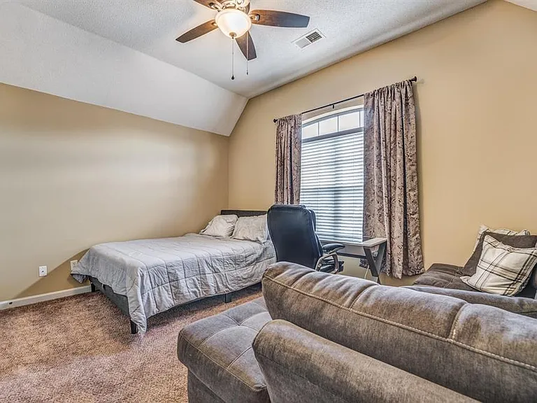 10222 Sterling Ridge Dr — Photo 17