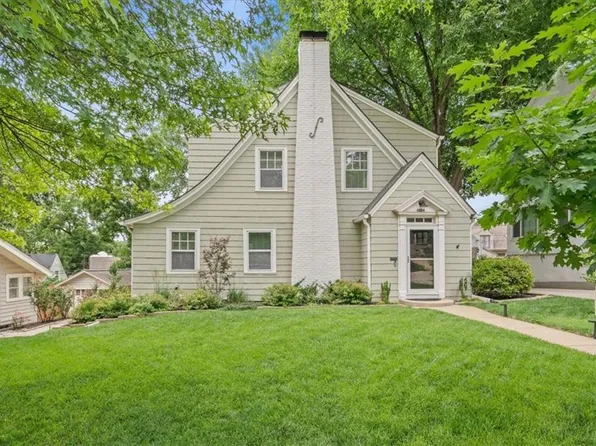 4954 Bell St, Kansas City, MO 64112