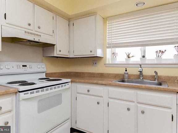 5th image of 5200 Hilltop Dr APT N23