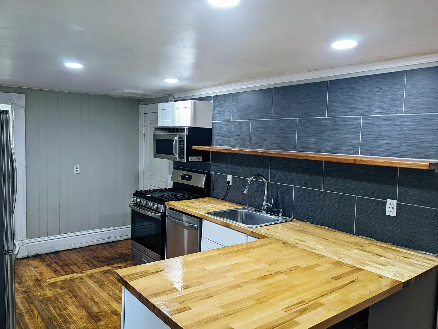 3 bed, 1300 sqft, $1,500 — Photo 4