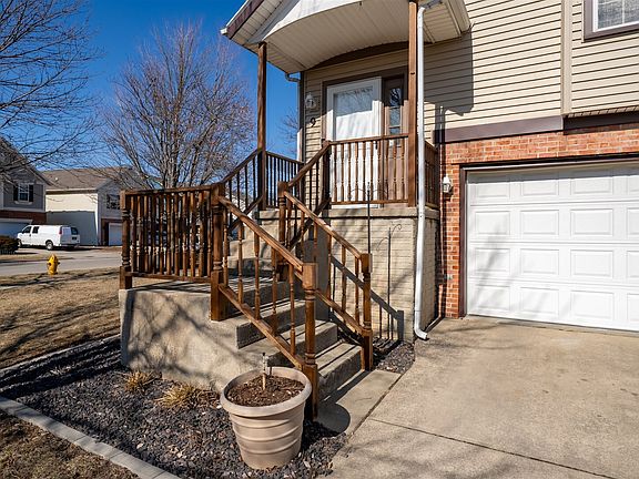 2nd image of 9 Parkshores Dr