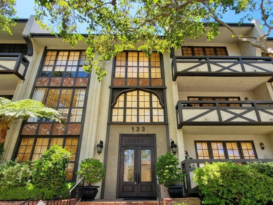 1st image of 133 S Oakhurst Dr APT 204