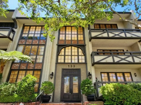 133 S Oakhurst Dr APT 204, Beverly Hills, CA 90212