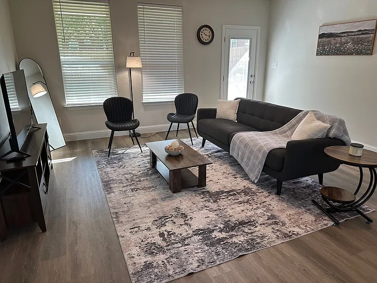 2414 Forest Hill Ln — Photo 13