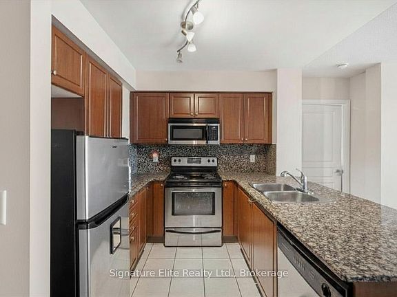 3rd image of 1403 Royal York Rd #909