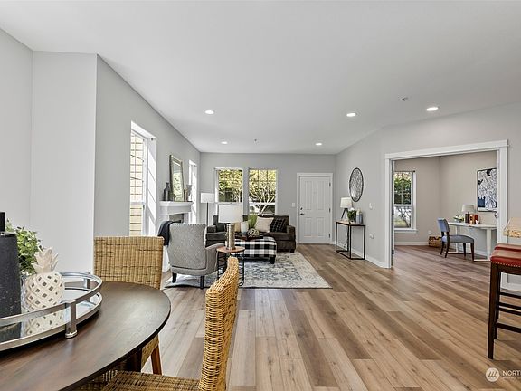4th image of 22657 NE Alder Crest Drive #102