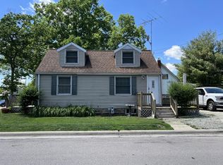 1002 W 7th St, Sterling, IL 61081