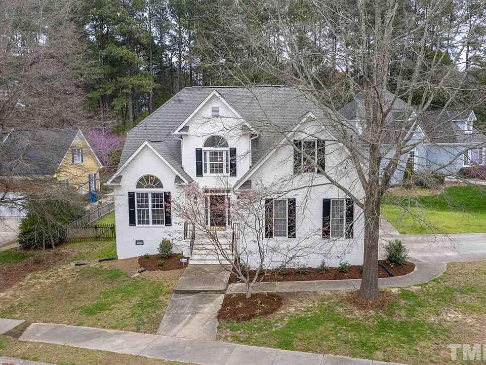 1st image of 908 E Oak Dr