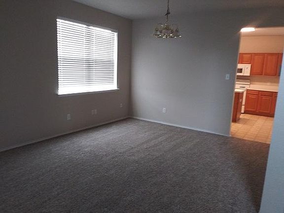 3rd image of 2501 Douglas Dr