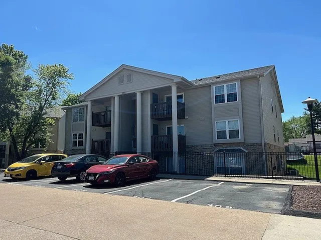 2542 Creve Coeur Mill Rd #7 — Photo 3