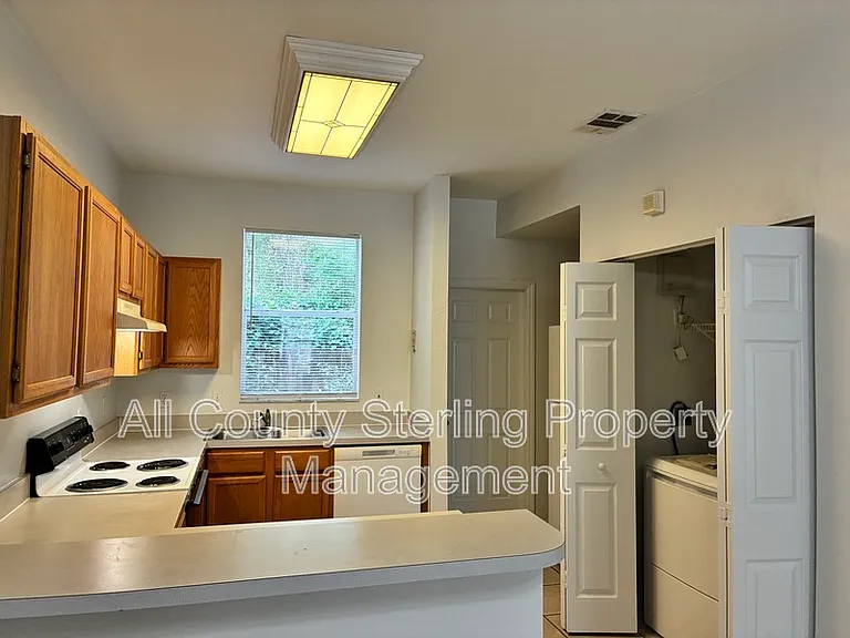 4415 SW 34th St #304 — Photo 9