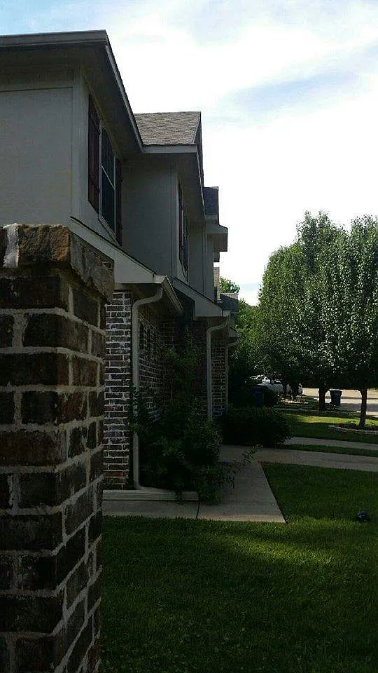 1000 S Williams Ave — Photo 4