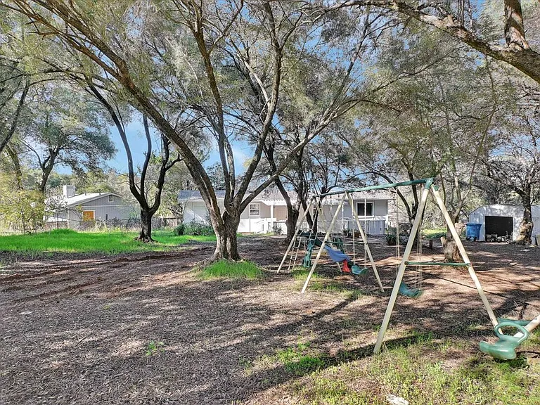 37 Westwood Way — Photo 29
