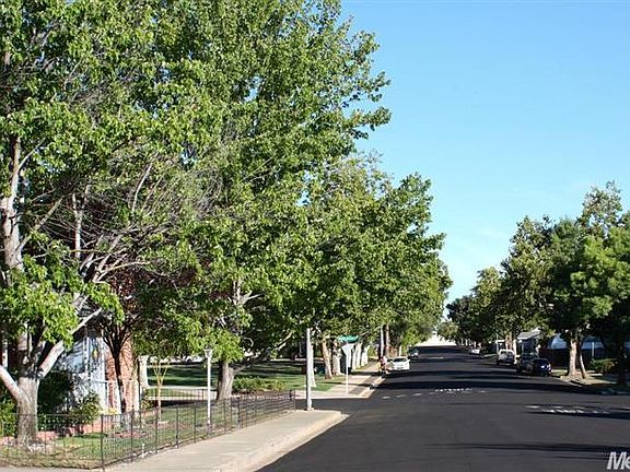 3rd image of 400 Sequoia St