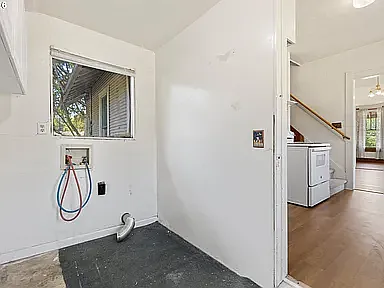 612 N State St — Photo 23