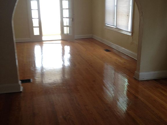 4th image of 4329 Roanoke Pkwy