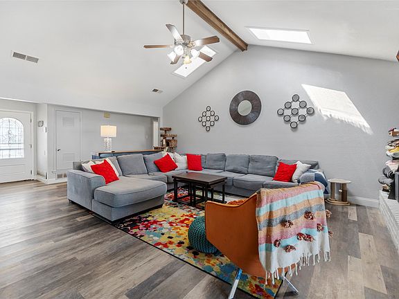 4th image of 4701 Circle Nineteen