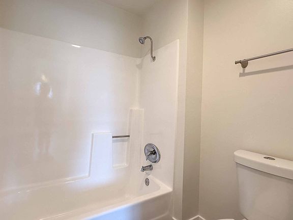 2nd image of 4526-3B Illinois St