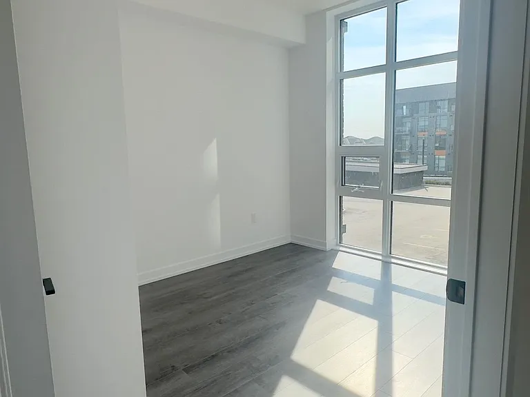 470 Dundas St E #226 — Photo 8