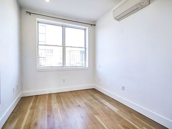 4th image of 87 Montrose Ave #4LL