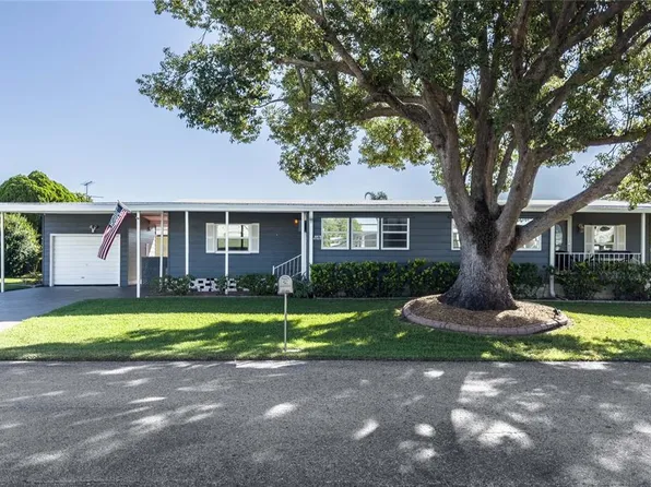 5546 Arrowhead Dr, Zephyrhills, FL 33542