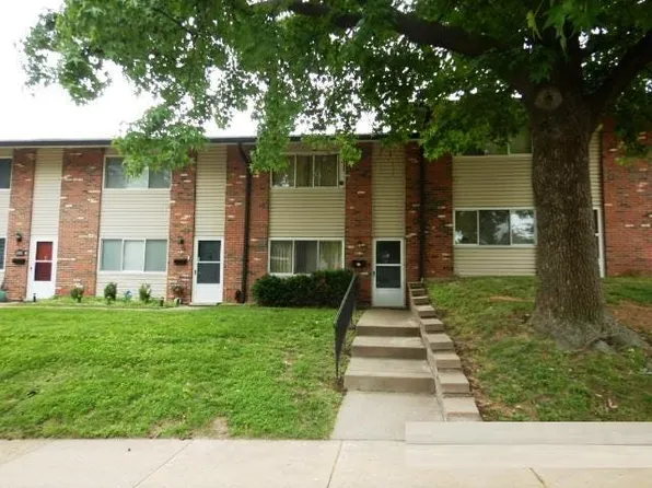 9072 Villaridge Ct, Saint Louis, MO 63123