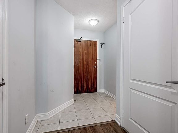 2nd image of 33 Elm Dr W #813