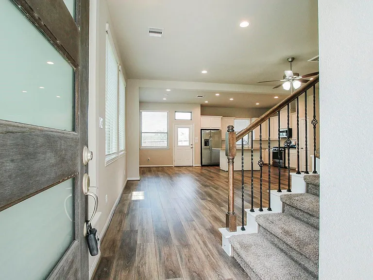 239 Biltmore Loop — Photo 7