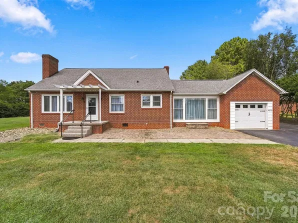 4273 Springs Rd, Conover, NC 28613