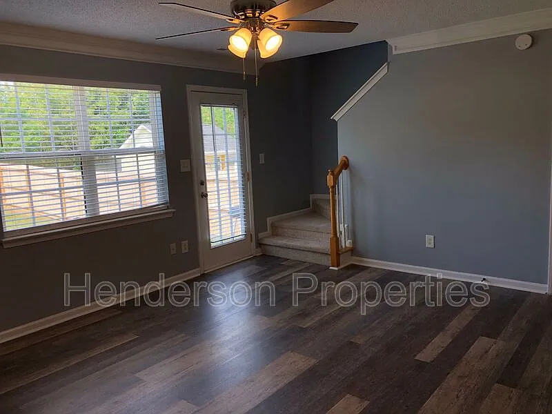 3 bed, 2.5 bath, 1175 sqft, $1,850 — Photo 3