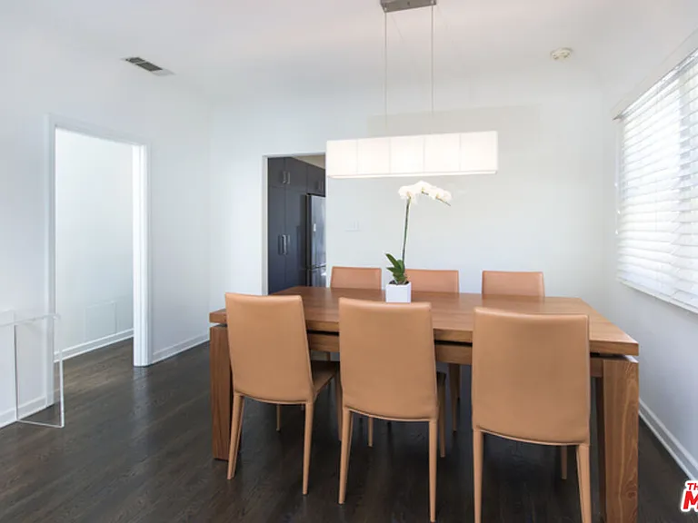 8842 Dorrington Ave — Photo 6