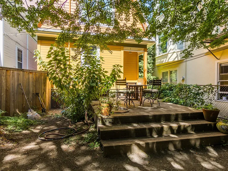 2322 NW Kearney St — Photo 11