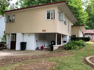 1211 W Clark St, Champaign, IL 61821