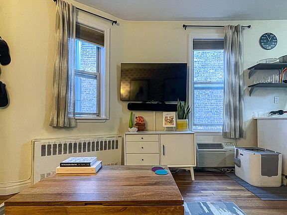 2nd image of 87 Hicks St APT 4B