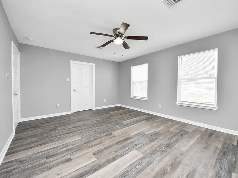 6832 Foster St — Photo 27
