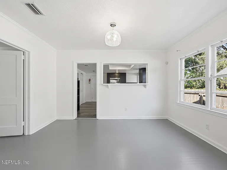 2755 Green St — Photo 12
