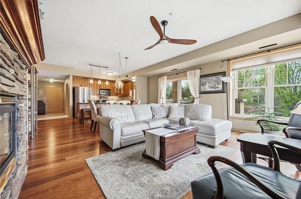 2 bed, 2.0 bath, 1285 sqft, $2,500 — Photo 1