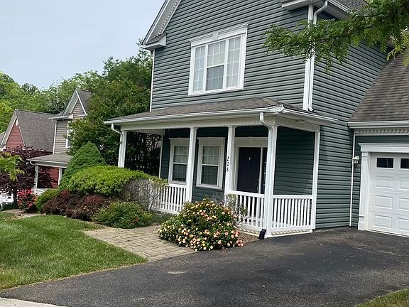 2nd image of 208 Courtney Cir